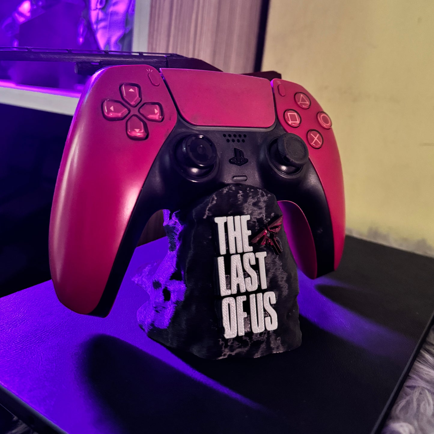 The Last of Us Controller Stand