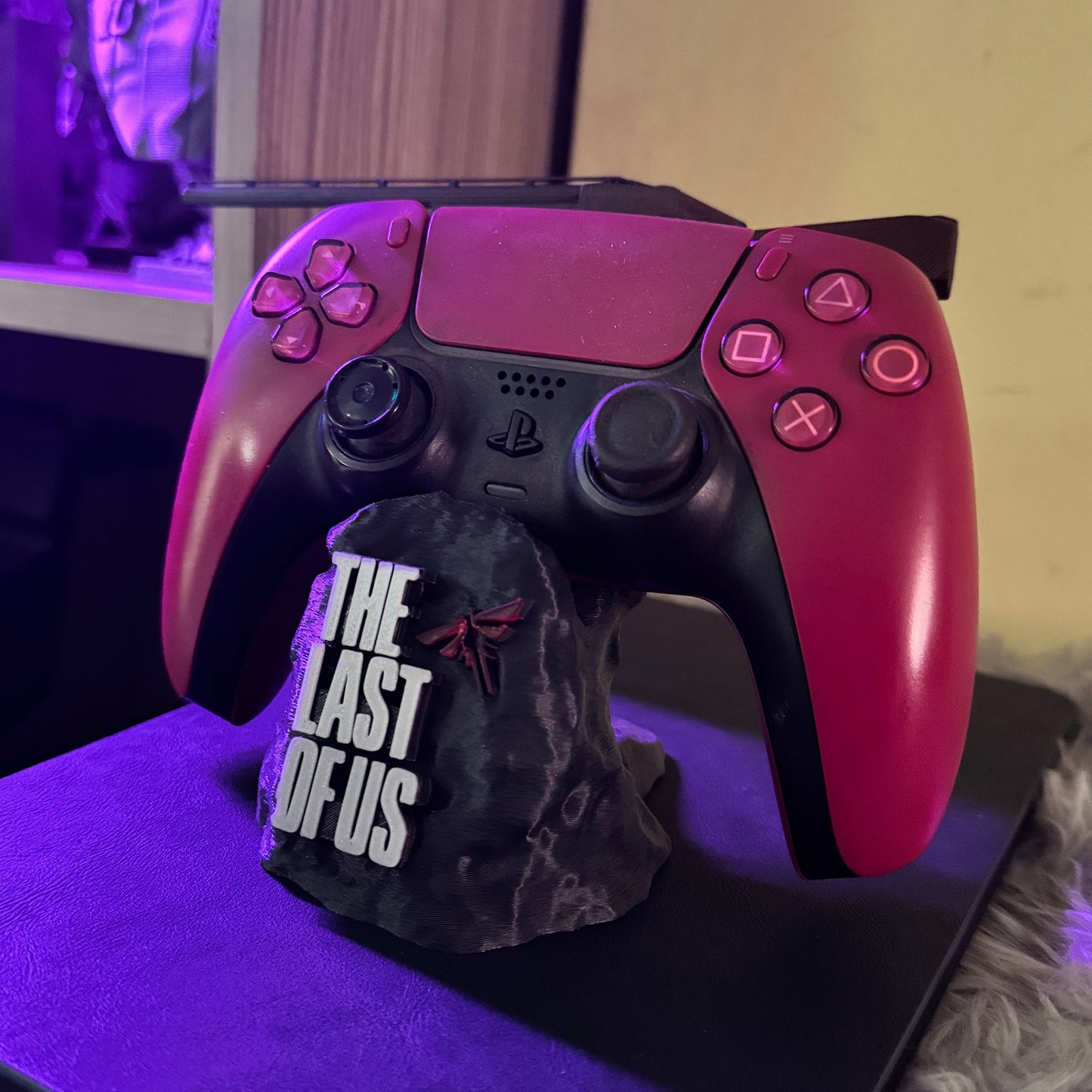 The Last of Us Controller Stand