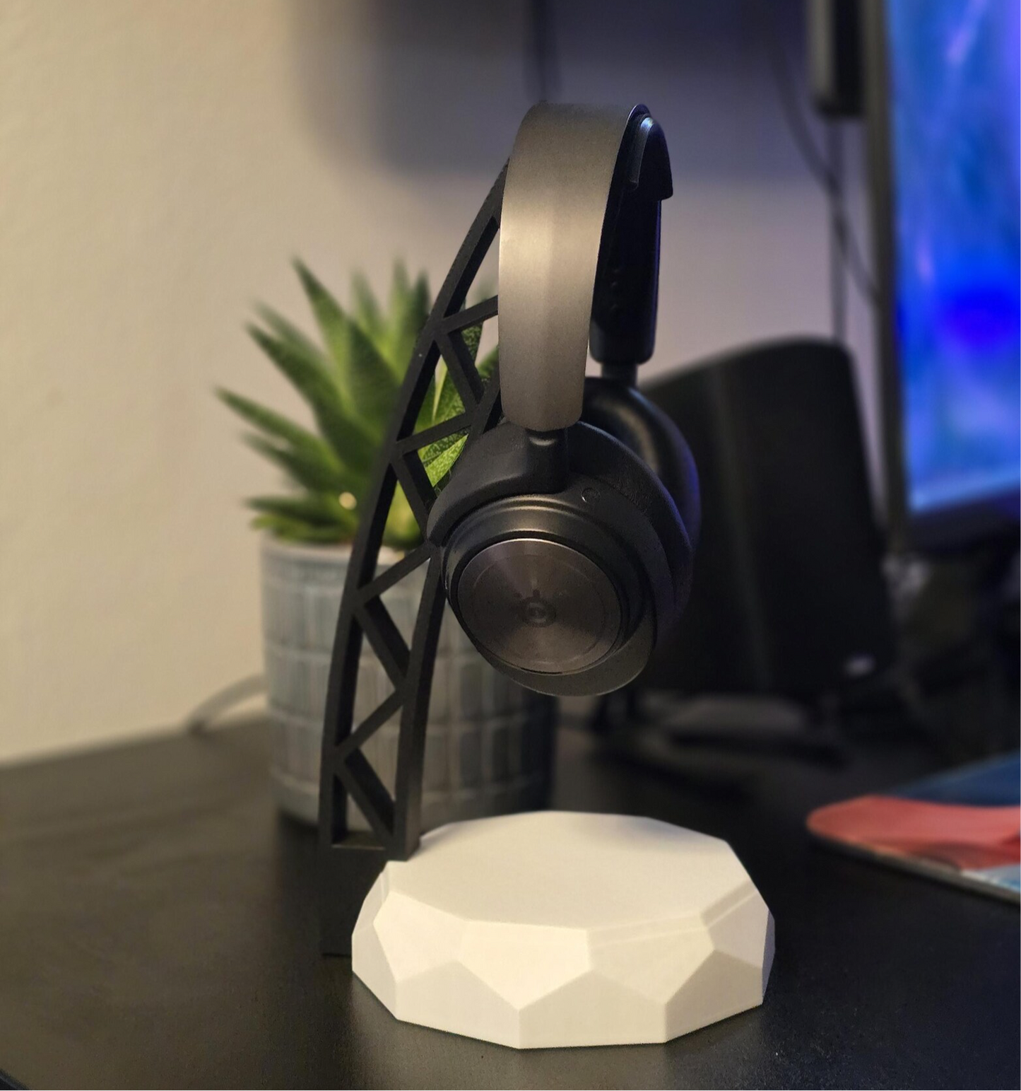Minimal Headphone Stand