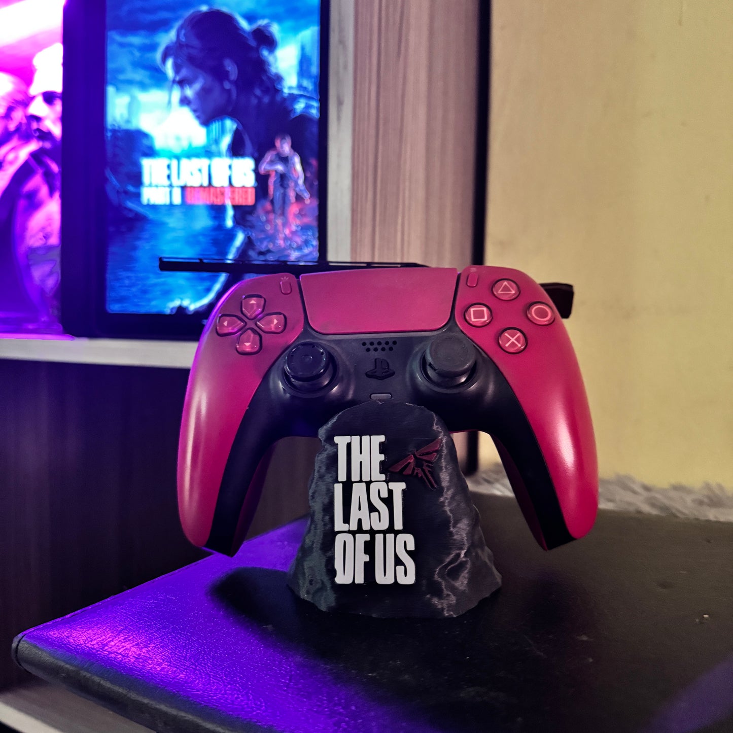 The Last of Us Controller Stand