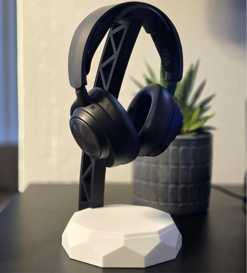 Minimal Headphone Stand