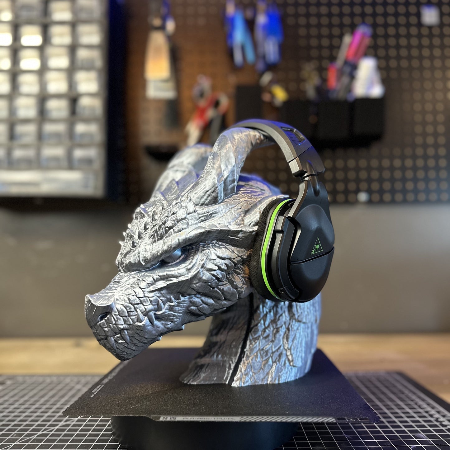 Dragon Headphone Stand